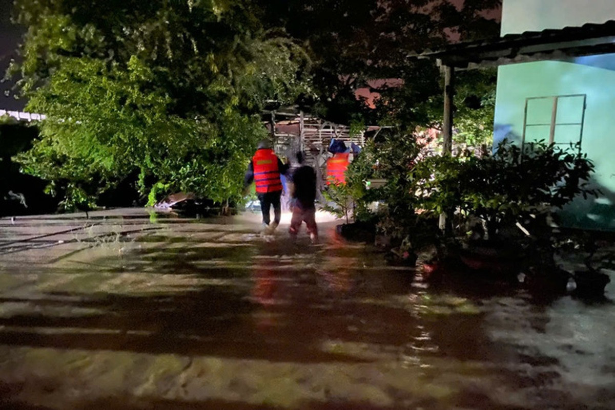 Vỡ hồ chứa ở Lâm Đồng: 3 người trong cùng một gia đình bị nước lũ cuốn trôi, đau xé lòng giữa đêm mưa