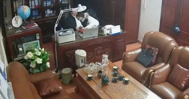 Làm rõ động cơ phát tán clip người đàn ông ‘thân mật’ với nhiều phụ nữ: Chắc có thù hằn gì mới làm thế