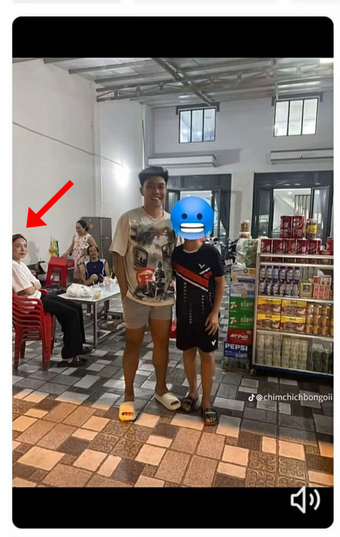 Xôn xao ảnh Phí Thanh Thảo về quê Lý Đức ở Tây Ninh, cơ ngơi nam cầu thủ lộ diện hoành tráng: Thuyền này đi nhanh quá, mới đó đã “về bến” rồi sao?