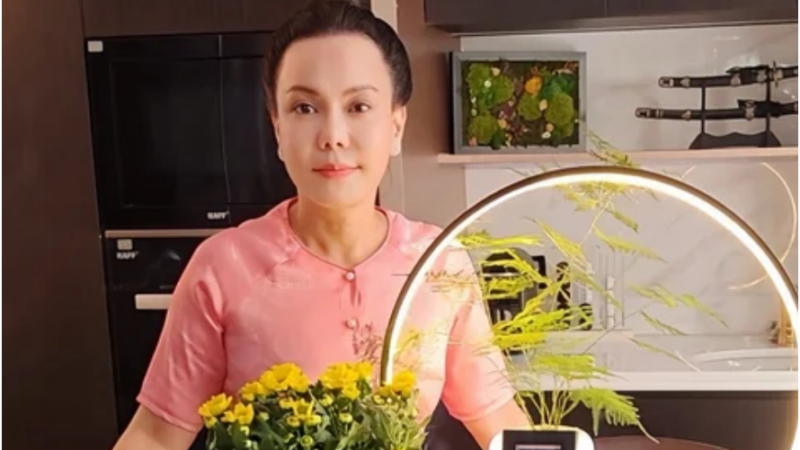 Việt Hương lần đầu lên tiếng về sự r:a đ:i của NS Thương Tín: “Hiếm lắm mới thấy một nghệ sĩ đứng ra nói thẳng lúc này”