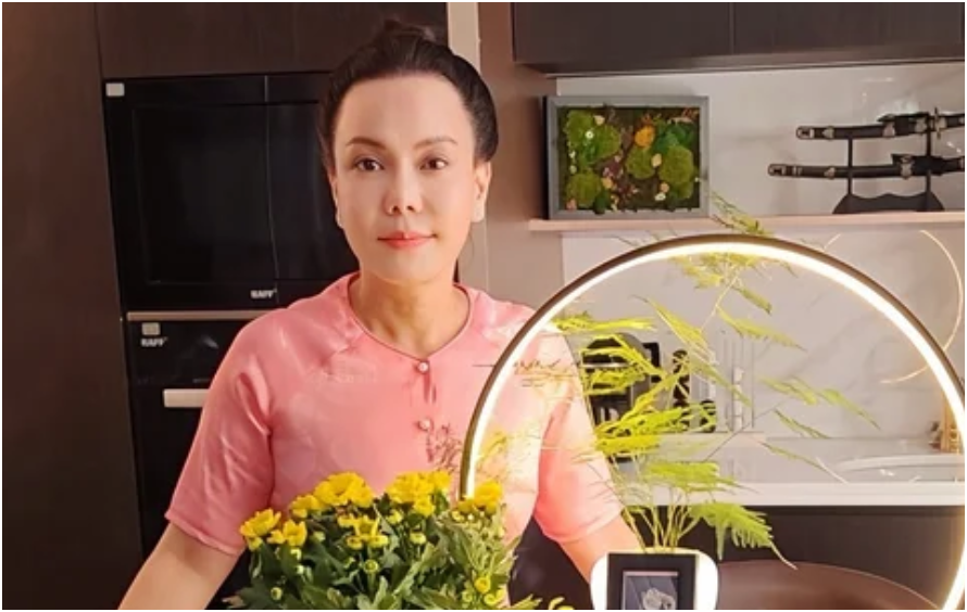 Việt Hương lần đầu lên tiếng về sự r:a đ:i của NS Thương Tín: “Hiếm lắm mới thấy một nghệ sĩ đứng ra nói thẳng lúc này”