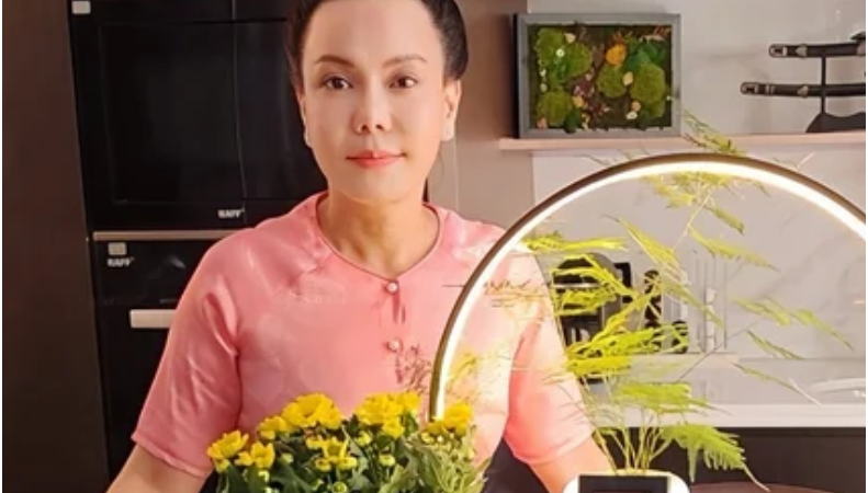 Việt Hương có hành động cực lạ khi biết NS Thương Tín r:a đ:i: ‘Nhiều người xúc động’