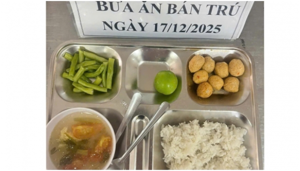 Thôi xong, suất ăn bá:n trú 40.000 đồng ở Trường THPT Trưng Vương bị phụ huynh phản ánh ‘ít, ngu:ội’: Nhà trường nói gì?