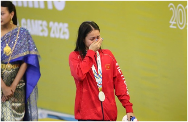 Kình ngư Võ Thị Mỹ Tiên có ‘lời đáp trả’ thuyết phục sau khi bị lãnh đạo nhắc nhở đến bật khóc