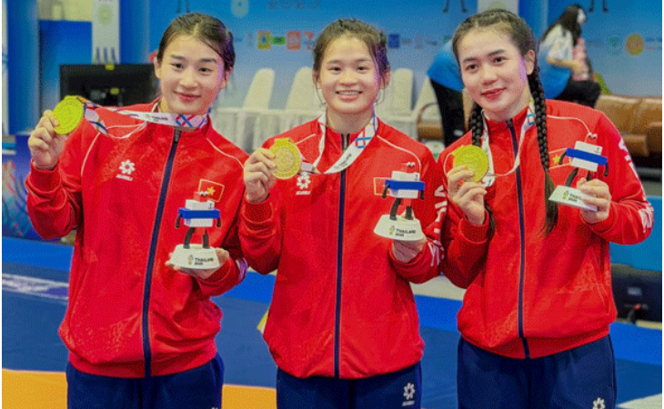 3 chị em ruột vừa giành HCV đã phải nghe tin bố mình qua đời