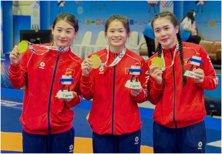 3 chị em ruột vừa giành HCV đã phải nghe tin bố mình qua đời