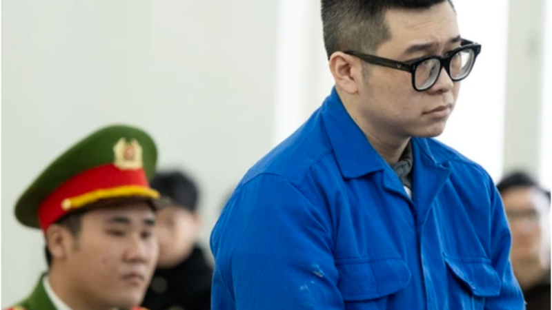 Rõ thái độ của người đàn ông qu:ý:nh phụ nữ trong thang máy chung cư: ‘Chắc anh an nan hối lỗi lắm rồi’