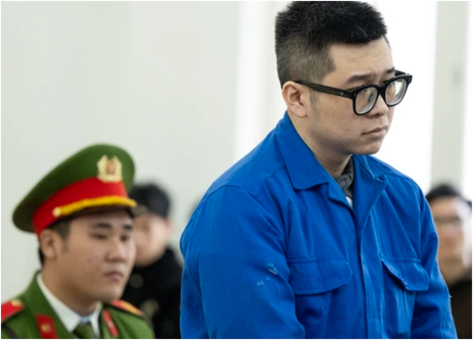 Rõ thái độ của người đàn ông qu:ý:nh phụ nữ trong thang máy chung cư: ‘Chắc anh an nan hối lỗi lắm rồi’