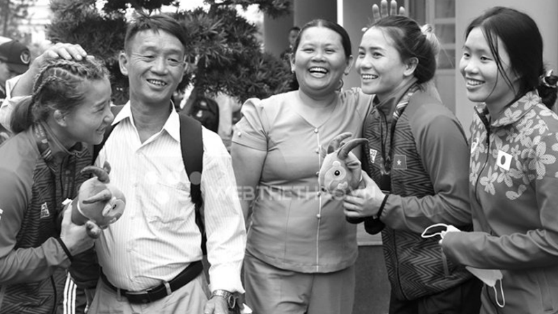 Giành 3 HCV SEA Games trở về, 3 chị em võ sĩ chết lặng khi hay tin cha qua đời