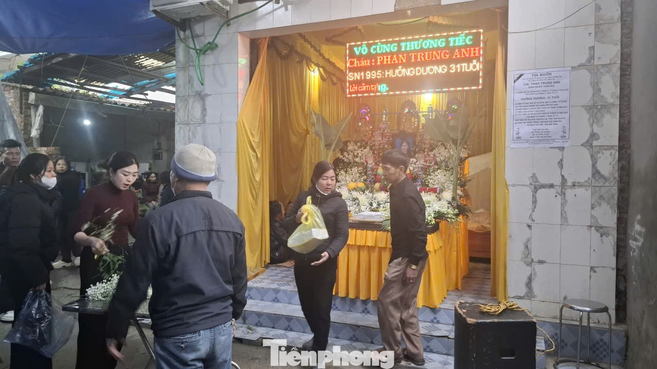 Xót xa đám tang cô giáo trẻ tử vong trong vụ lật xe ở Lào Cai: Người sống tử tế, chan hòa ra đi trong nỗi bàng hoàng của tất cả mọi người