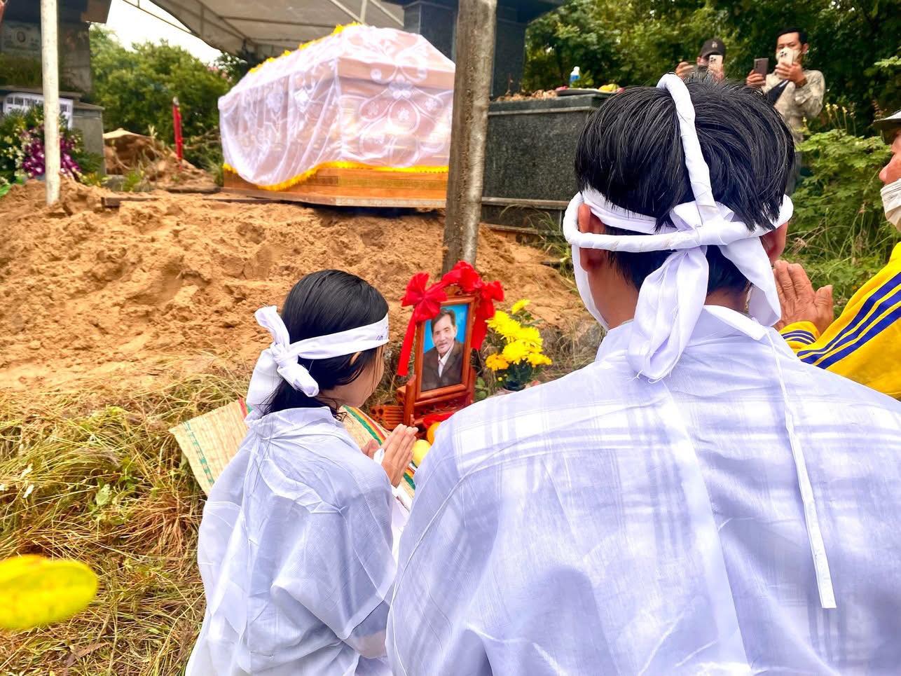 Đan Kim xót xa lên tiếng khi hay tin Thương Tín ra đi trong cảnh vắng lặng: “Sao tình người bạc bẽo quá vậy trời…”