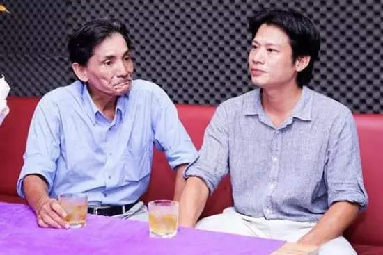 Con trai Thương Tín bức xúc lên tiếng: “Đừng dùng hình ảnh ông già tôi như vậy, không tốt cho người đã khuất”