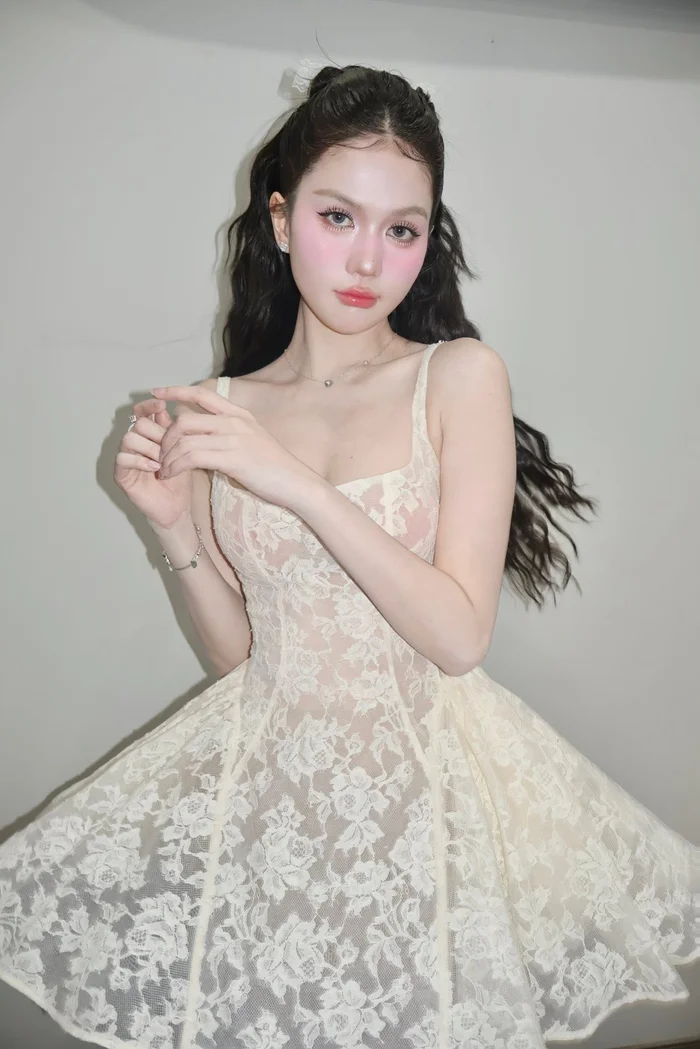 Ngọc Trinh lần hiếm hoi thừa nhận chuyện giữ dáng tuổi này: Không còn “nhịn là xuống” như trước