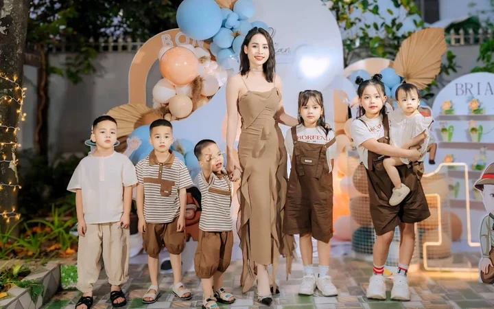 8 năm sinh liền 6 bé, mỗi tháng chi gần 100 triệu nuôi con: Bà mẹ 9x vẫn trẻ trung khó tin, body quyến rũ như chưa từng sinh nở khiến ai nhìn cũng trầm trồ