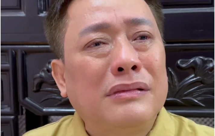 Gia đình Tấn Bo khóc lóc, thừa nhận mình không được mời đám cưới của con trai Tấn Beo: “Tiết lộ lý do ai cũng bất ngờ”