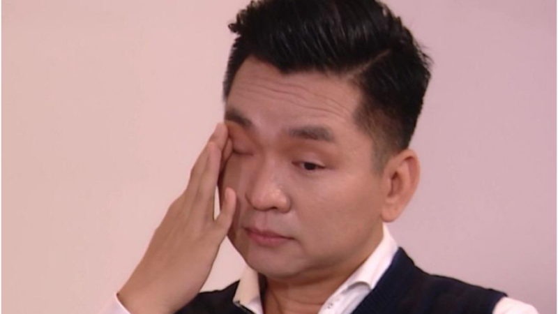 MC nổi tiếng VTV òa khóc tiết lộ: ‘Khi biết bị u:ng th:ư m:á:u, tôi không biết cuộc gọi nào với bố mẹ là cuối cùng