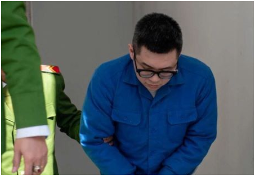 Đặng Chí Thành cúi đầu, xin lỗi gia đình nạn nhân sau khi phiên tòa kết thúc: ‘Chừa thật rồi, không dám tái phạm’