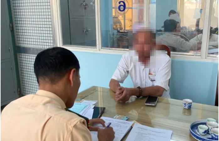 Tài xế ô tô khách truy đu:ổi xe tải sau v:a ch:ạm chính thức bị mời lên làm việc: Khai nhận lý do không thể chấp nhận nổi