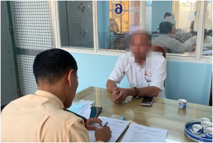 Tài xế ô tô khách truy đu:ổi xe tải sau v:a ch:ạm chính thức bị mời lên làm việc: Khai nhận lý do không thể chấp nhận nổi