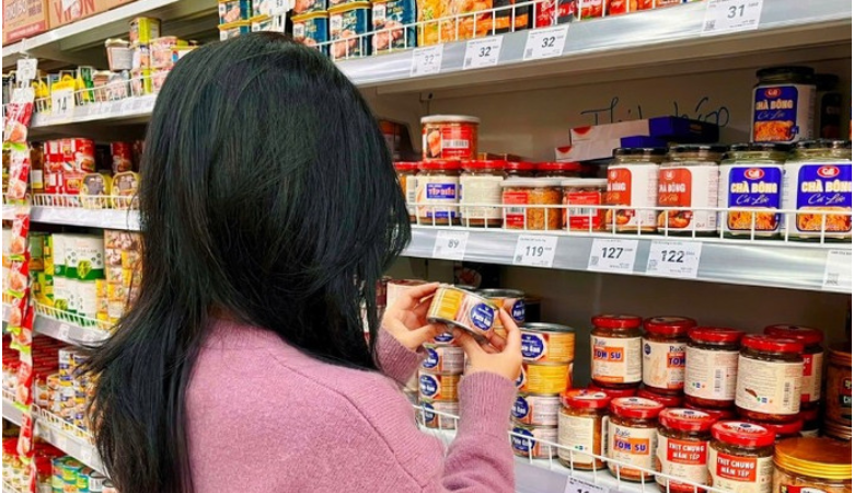 Thôi xong: Siêu thị, cửa hàng ở Hà Tĩnh thu hồi hàng loạt pate cột đèn Hải Phòng