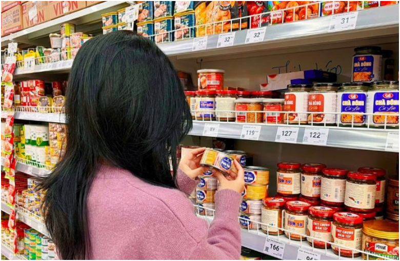 Thôi xong: Siêu thị, cửa hàng ở Hà Tĩnh thu hồi hàng loạt pate cột đèn Hải Phòng