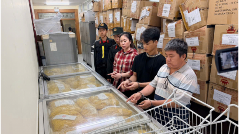 Chủ cơ sở sản xuất 800 tấn mì trộn khai dùng h:óa ch:ất để giúp mì ngon hơn: Người dùng ăn vào là mê