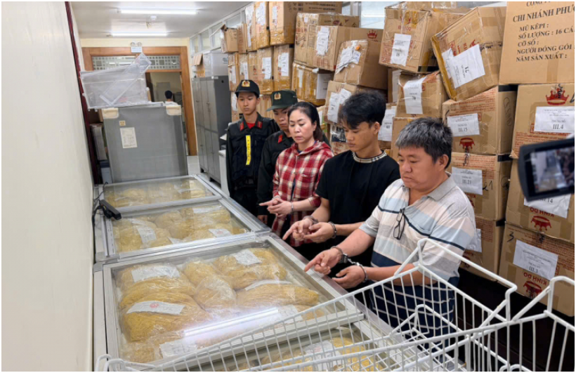 Chủ cơ sở sản xuất 800 tấn mì trộn khai dùng h:óa ch:ất để giúp mì ngon hơn: Người dùng ăn vào là mê