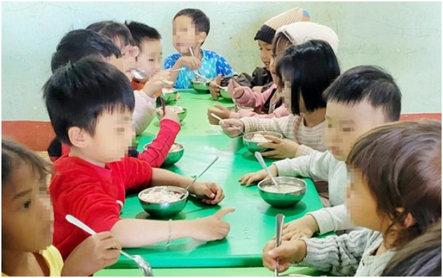 Một trường mầm non có dấu hiệu cắ:t x:én 1kg thịt của học sinh: Thầy hiệu trưởng phải lên tiếng giải thích