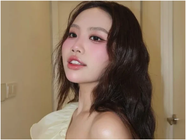 Phương Mỹ Chi tung ả:nh nó:ng giữa đêm: Thanh niên trai tráng đứng ngồi không yên với cô bé dân ca