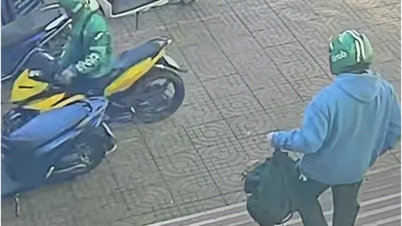 Tru:y b:ắt 2 ngh:i ph:ạm mặc áo Grab cư:ớ:p ngân hàng ở Gia Lai: Lấy đi 1,8 tỷ đồng, tới giờ vẫn chưa biết tung tích ở đâu