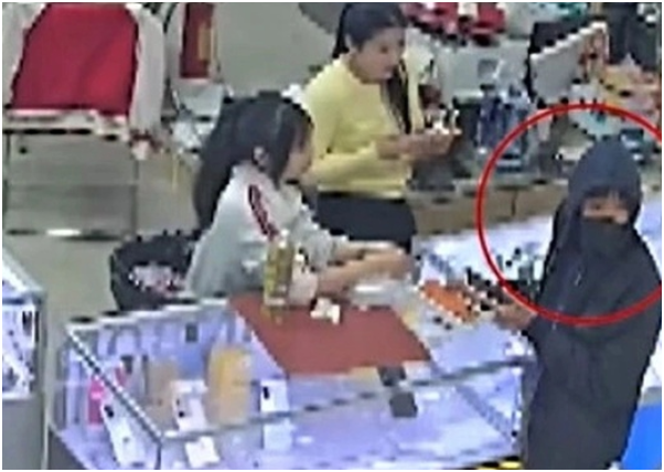 Thôi xong: Đã tru:y ra danh tính nam thanh niên vượt hơn 200km, bịt m:ặt, gi:ả v:ờ mua rồi cư:ớ:p luôn điện thoại iPhone 17 Pro Max