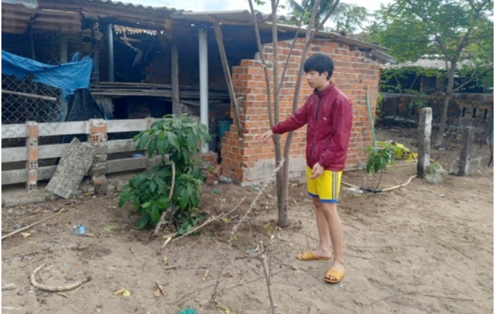 Rõ danh tính nam sinh lớp 11 cứu phi công trong vụ rơi máy bay quân sự ở Đắk Lắk: ‘Em đã làm 1 hành động cực kỳ cần thiết, còn nhỏ tuổi mà lanh lợi quá’