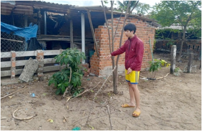 Rõ danh tính nam sinh lớp 11 cứu phi công trong vụ rơi máy bay quân sự ở Đắk Lắk: ‘Em đã làm 1 hành động cực kỳ cần thiết, còn nhỏ tuổi mà lanh lợi quá’