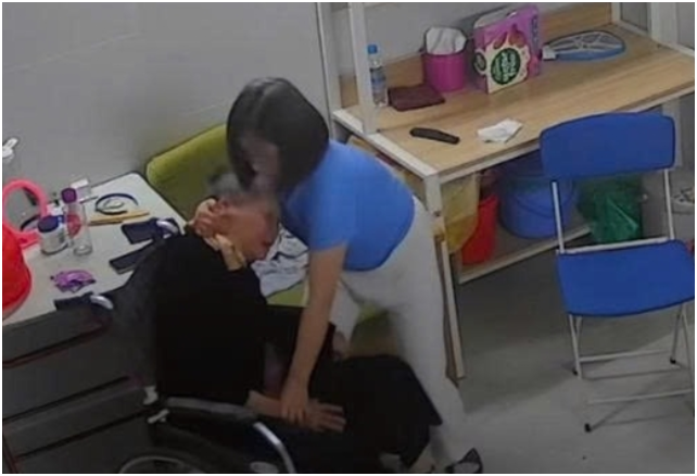 Rõ á:n ph:ạt của nữ giúp việc phải đối diện khi bạ:o hà:nh cụ bà 82 tuổi g:ãy xư:ơng sư:ờn: “Không có nhẹ như nhiều người đồn đoán đâu”