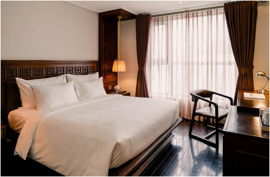 Khách sản nổi tiếng ở Hà Nội bị t:ố ph:át tá:n thông tin riêng tư của nghệ sĩ: Còn tỏ thái độ xử lí khi bị ph:ản á:nh