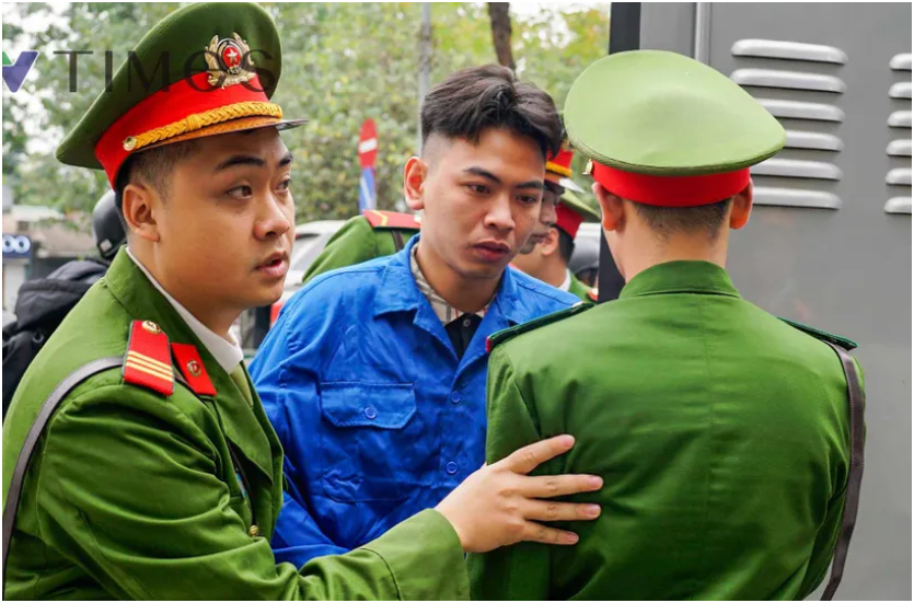 Xét xử “tổng tài” chỉ đạo đánh người trong quán cà phê ở Hà Nội: Đáng đời lắm