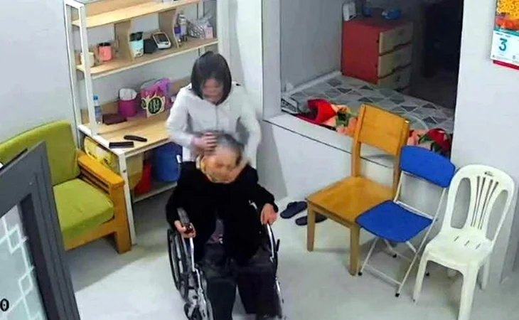 Chính thức khởi tố nữ giúp việc bạo hành cụ bà 90 tuổi ở Hà Nội