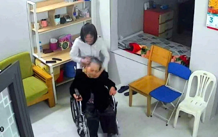 Chính thức khởi tố nữ giúp việc bạo hành cụ bà 90 tuổi ở Hà Nội