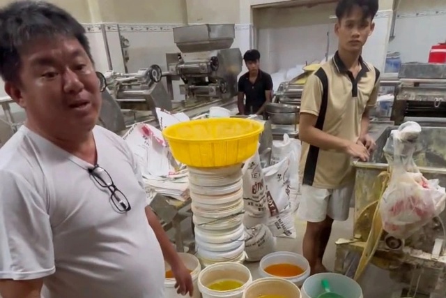 Lời khai trần trụi về đường dây “phù phép” hàng trăm tấn mì trộn hoá chất ở TP.HCM: Nghe mà sôi máu, không hiểu sao có thể thất đức đến vậy