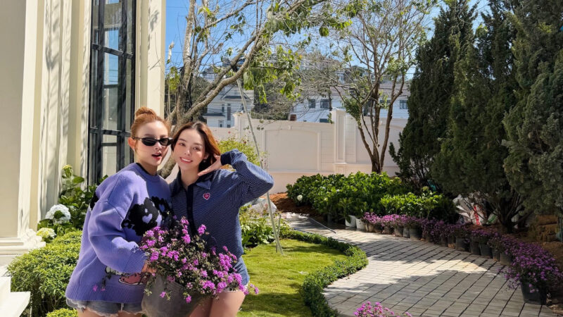 Độc nhất phú bà Vbiz: Xây hẳn biệt phủ xa hoa để dưỡng già cùng bạn thân, chỉ hé lộ một góc thôi cũng đủ thấy độ chịu chi khủng khiếp