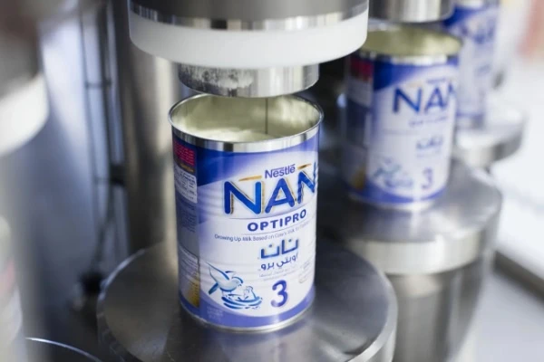 Sữa Nestlé bị thu hồi khiến mẹ trẻ suy sụp: Con đã uống tới 6 hộp, đọc thông báo mà đau lòng không chịu nổi