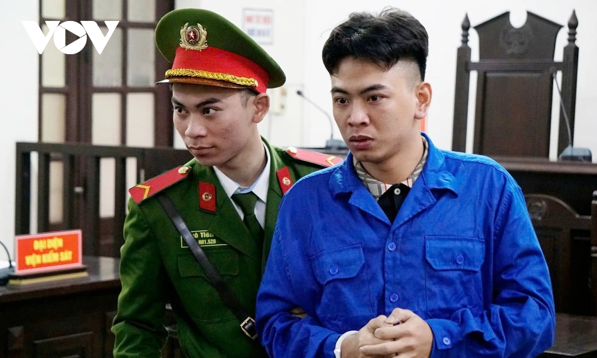 Vụ đánh người tại quán cà phê ở Hà Nội: “Tổng tài” Nguyễn Văn Thiên phủ nhận toàn bộ cáo buộc, lộ tình trạng sức khỏe đáng lo, liên tục nôn ói tại tòa