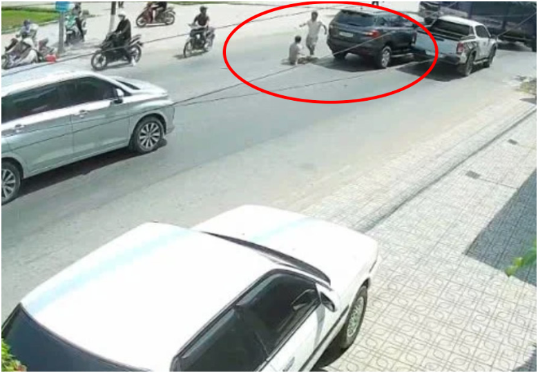 Hé lộ danh tính của tài xế xe bán tải đá:nh người sau vụ v:a ch:ạm: N:ạn nh:ân đã t:uvo:ng